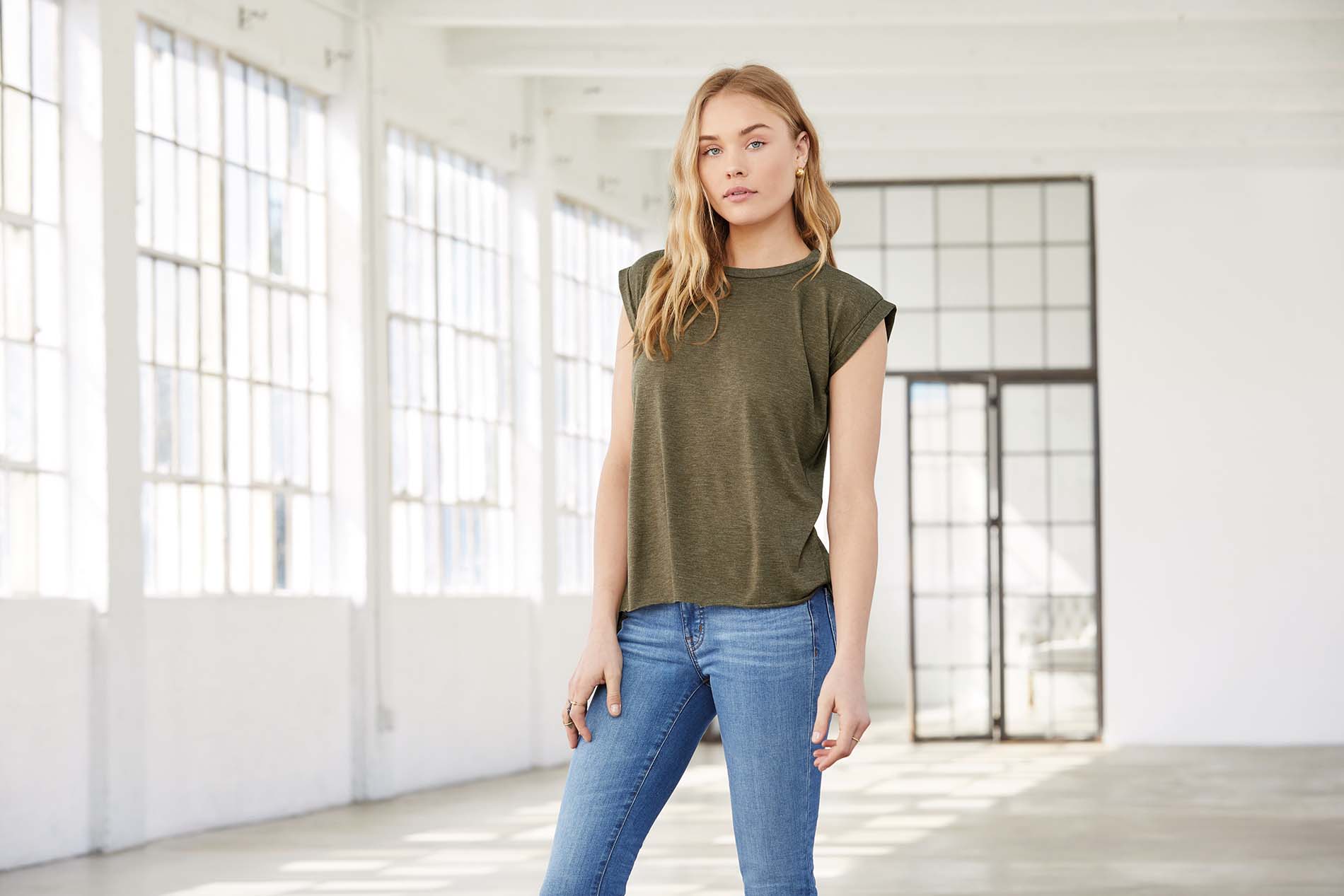 Bella Canvas Flowy rolled sleeve T-shirt BIZAY