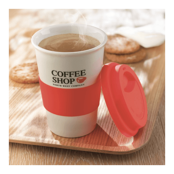 Keramisk mugg med lock och ärm