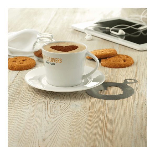 tasse à cappuccino et soucoupe