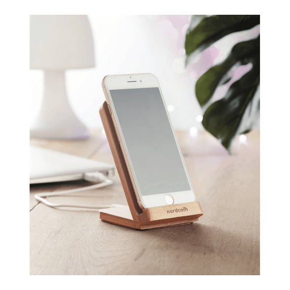 Langaton bambusta valmistettu latausteline