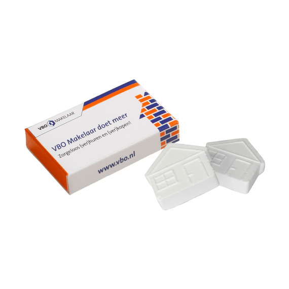 Box med myntverk i husformat